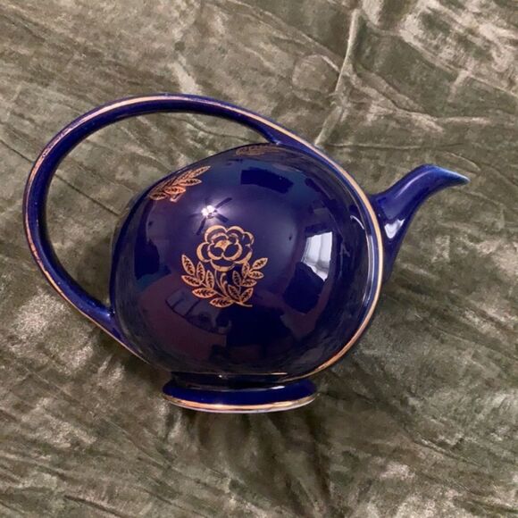 Hall Cobalt Blue Airflow Tea pot 6 Cup Art Deco Gold Trim - Picture 1 of 4